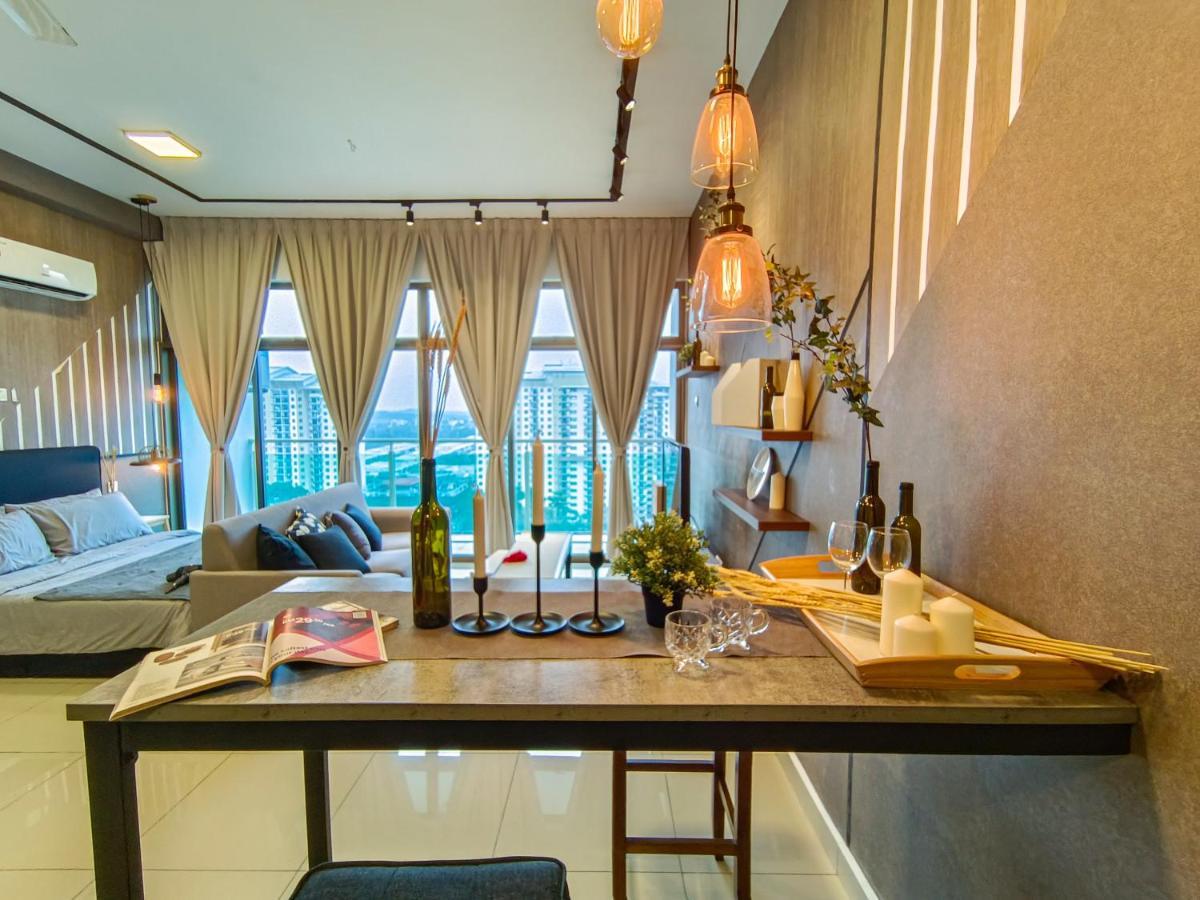 Apartemen -lake View-mount Austin Ikea Toppen 10 Mins - C113a *