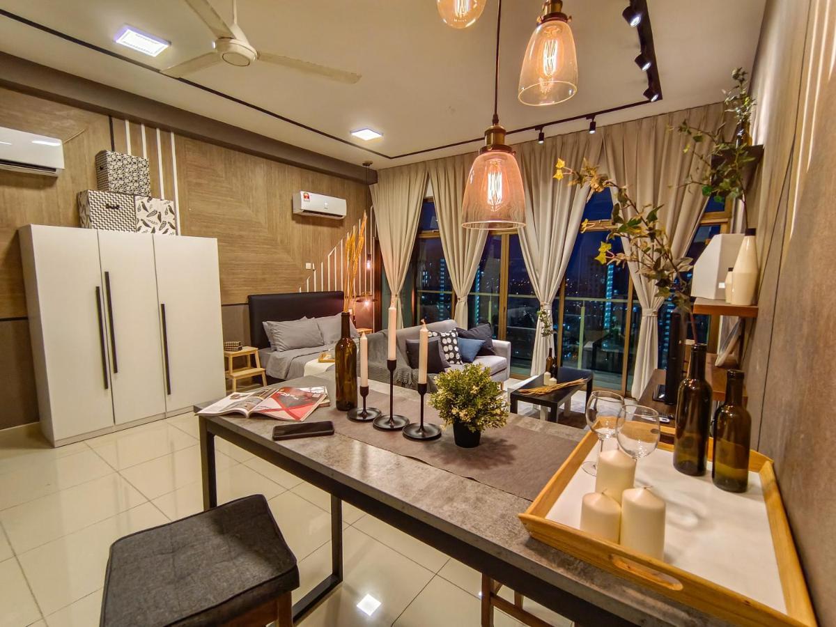 Apartemen -lake View-mount Austin Ikea Toppen 10 Mins - C113a *